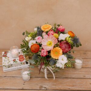 Mini cesto con flores de temporada